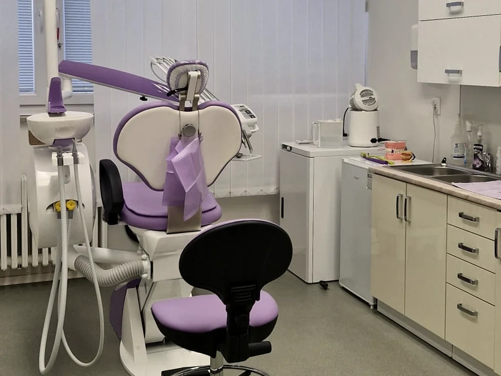 Ošetrovacie kreslo v ambulancii K·Dental v Karlovej Vsi